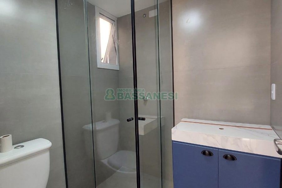 Apartamento com 60m², 2 dormitórios, 1 vaga, no bairro Charqueadas em Caxias do Sul para Alugar