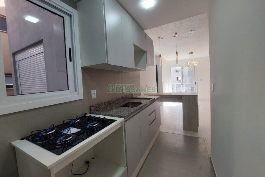 Apartamento com 60m², 2 dormitórios, 1 vaga, no bairro Charqueadas em Caxias do Sul para Alugar