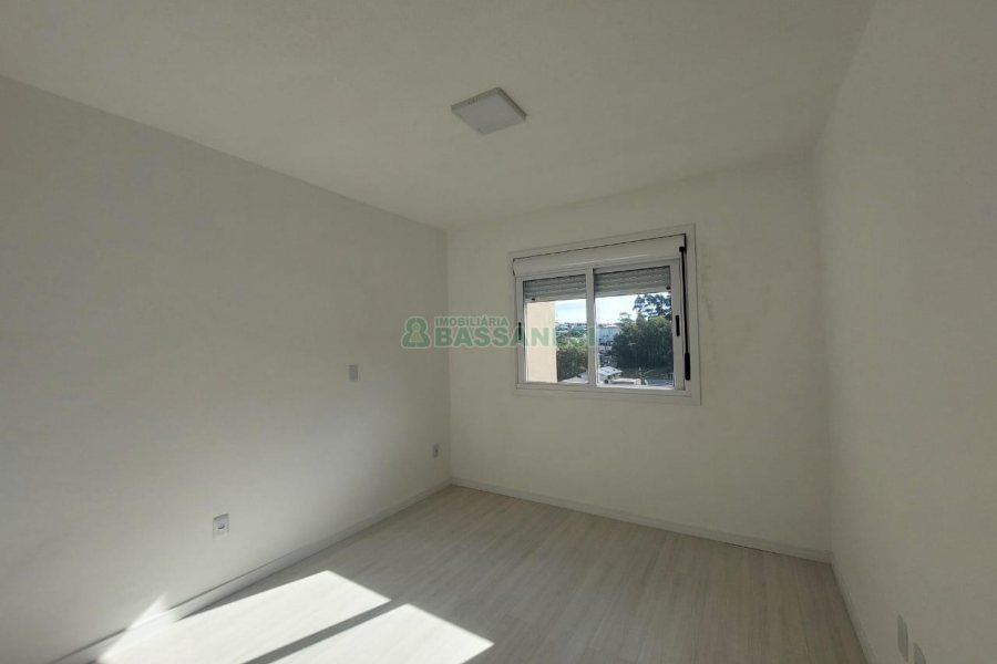 Apartamento com 60m², 2 dormitórios, 1 vaga, no bairro Charqueadas em Caxias do Sul para Alugar