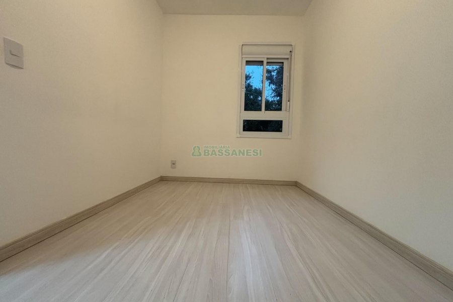 Casa com 52m², 2 dormitórios, 2 vagas, no bairro Ana Rech em Caxias do Sul para Alugar