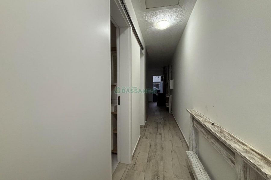 Casa com 52m², 2 dormitórios, 2 vagas, no bairro Ana Rech em Caxias do Sul para Alugar