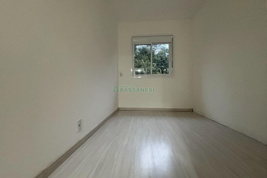 Casa com 52m², 2 dormitórios, 2 vagas, no bairro Ana Rech em Caxias do Sul para Alugar