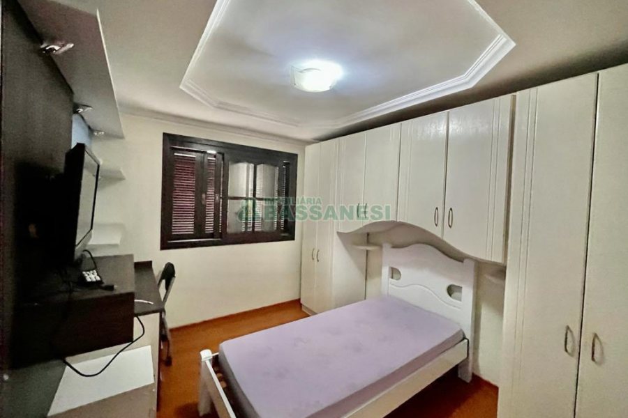 Casa com 270m², 4 dormitórios, 4 vagas, no bairro Sagrada Família em Caxias do Sul para Alugar