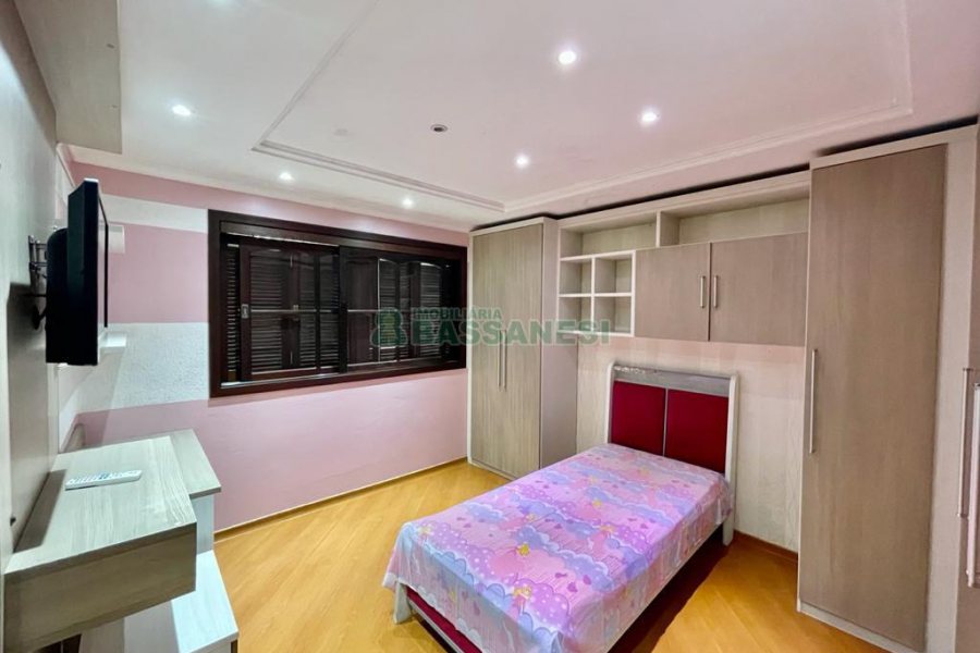 Casa com 270m², 4 dormitórios, 4 vagas, no bairro Sagrada Família em Caxias do Sul para Alugar