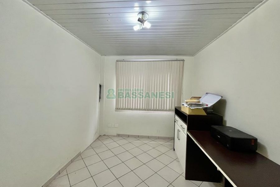 Casa com 270m², 4 dormitórios, 4 vagas, no bairro Sagrada Família em Caxias do Sul para Alugar