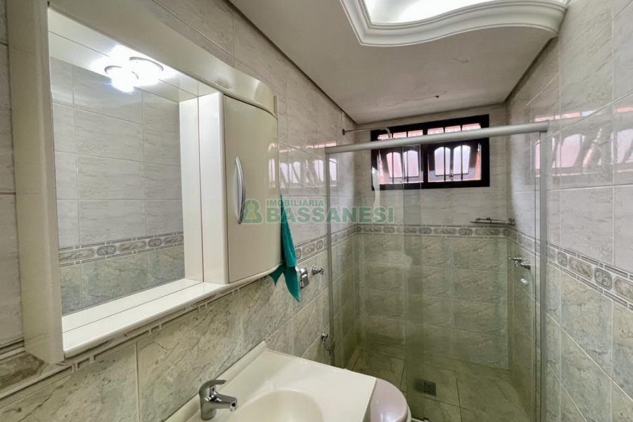 Casa com 270m², 4 dormitórios, 4 vagas, no bairro Sagrada Família em Caxias do Sul para Alugar