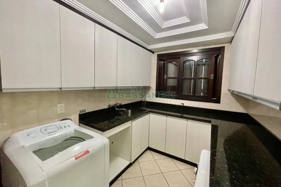 Casa com 270m², 4 dormitórios, 4 vagas, no bairro Sagrada Família em Caxias do Sul para Alugar