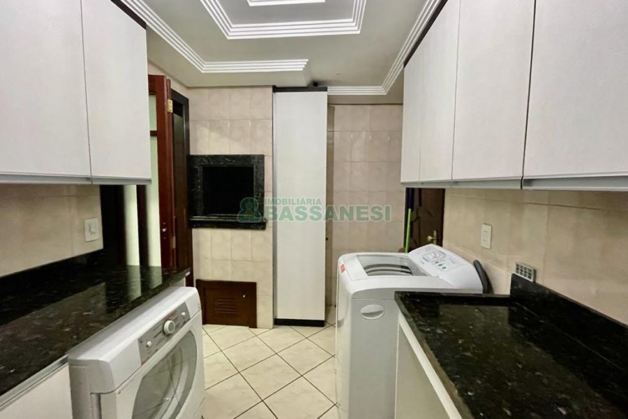 Casa com 270m², 4 dormitórios, 4 vagas, no bairro Sagrada Família em Caxias do Sul para Alugar