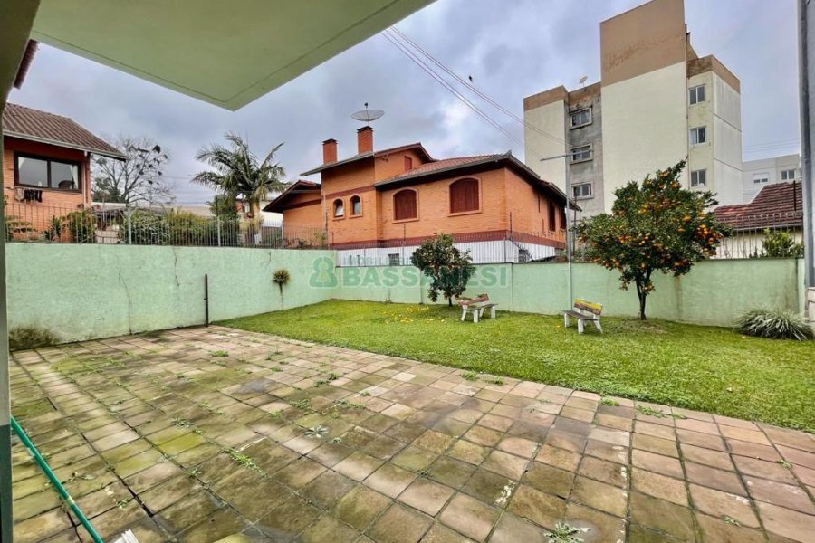 Casa com 270m², 4 dormitórios, 4 vagas, no bairro Sagrada Família em Caxias do Sul para Alugar
