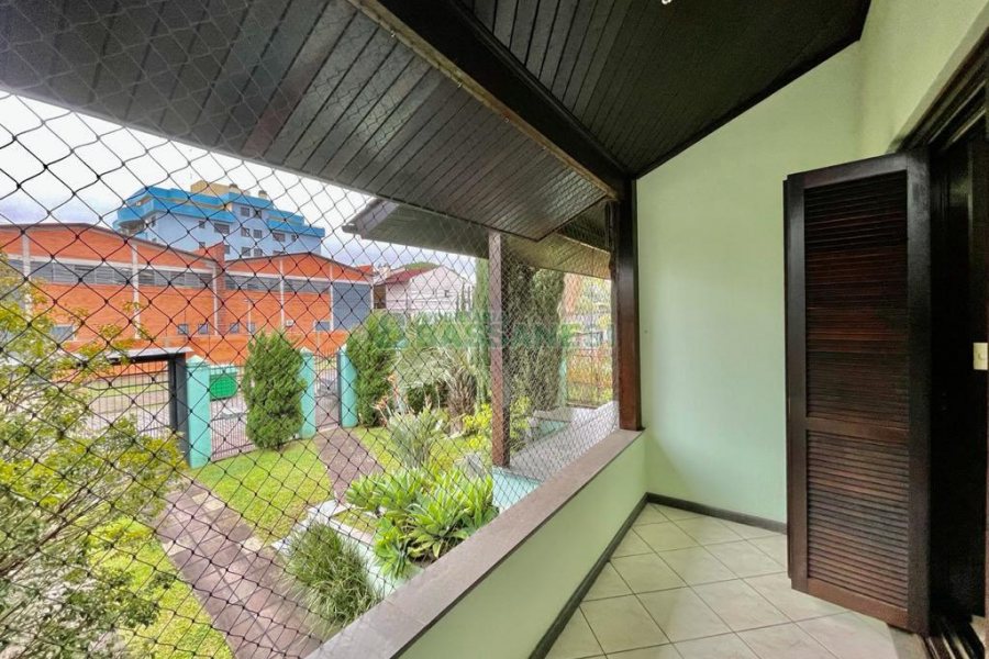 Casa com 270m², 4 dormitórios, 4 vagas, no bairro Sagrada Família em Caxias do Sul para Alugar