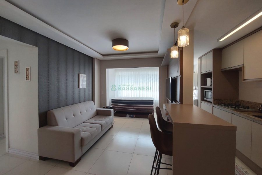 Apto Mobiliado com 72m², 2 dormitórios, 2 vagas, no bairro Lourdes em Caxias do Sul para Alugar