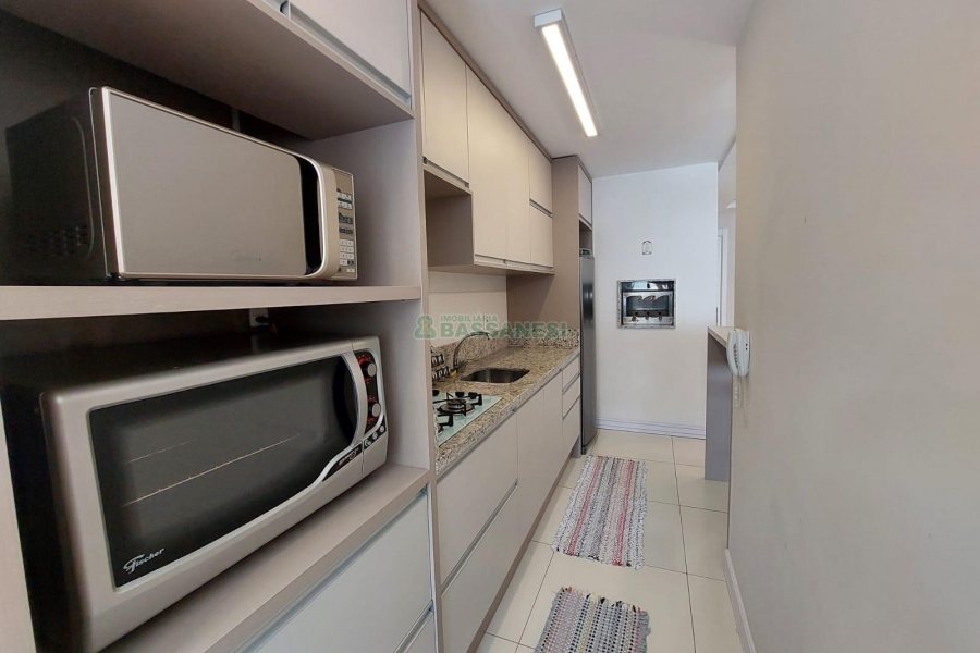 Apto Mobiliado com 72m², 2 dormitórios, 2 vagas, no bairro Lourdes em Caxias do Sul para Alugar