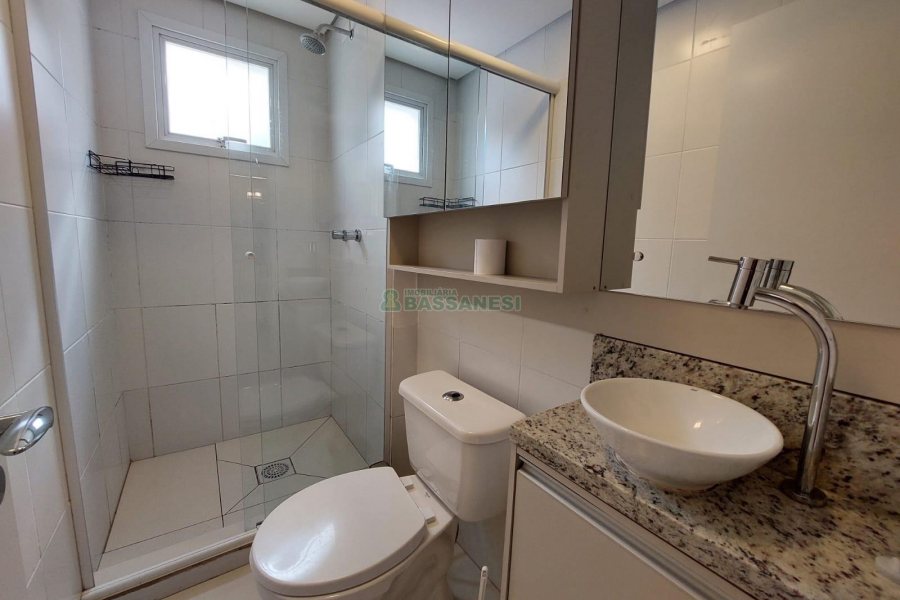 Apto Mobiliado com 72m², 2 dormitórios, 2 vagas, no bairro Lourdes em Caxias do Sul para Alugar