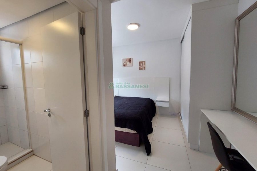 Apto Mobiliado com 72m², 2 dormitórios, 2 vagas, no bairro Lourdes em Caxias do Sul para Alugar