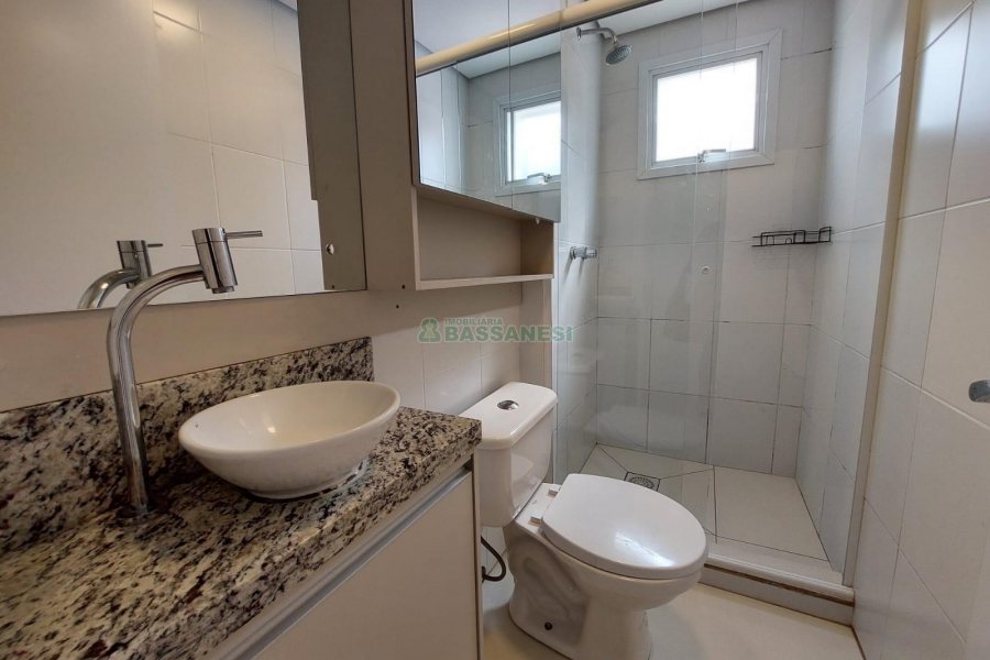 Apto Mobiliado com 72m², 2 dormitórios, 2 vagas, no bairro Lourdes em Caxias do Sul para Alugar
