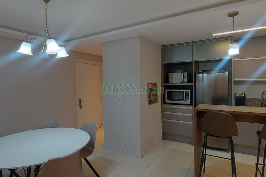 Apto Mobiliado com 72m², 2 dormitórios, 2 vagas, no bairro Lourdes em Caxias do Sul para Alugar