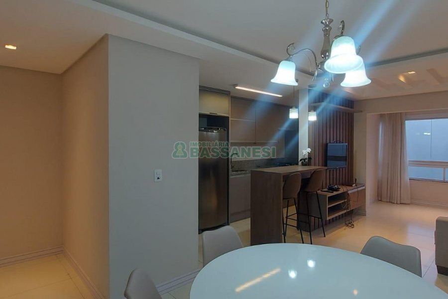 Apto Mobiliado com 72m², 2 dormitórios, 2 vagas, no bairro Lourdes em Caxias do Sul para Alugar