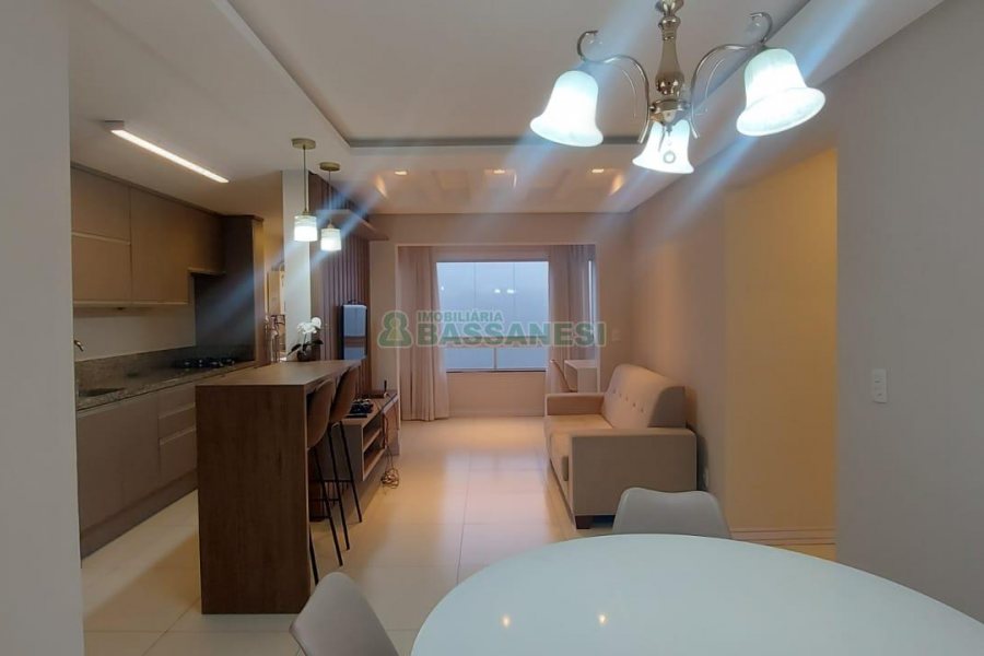 Apto Mobiliado com 72m², 2 dormitórios, 2 vagas, no bairro Lourdes em Caxias do Sul para Alugar