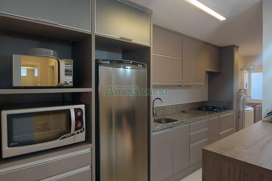 Apto Mobiliado com 72m², 2 dormitórios, 2 vagas, no bairro Lourdes em Caxias do Sul para Alugar