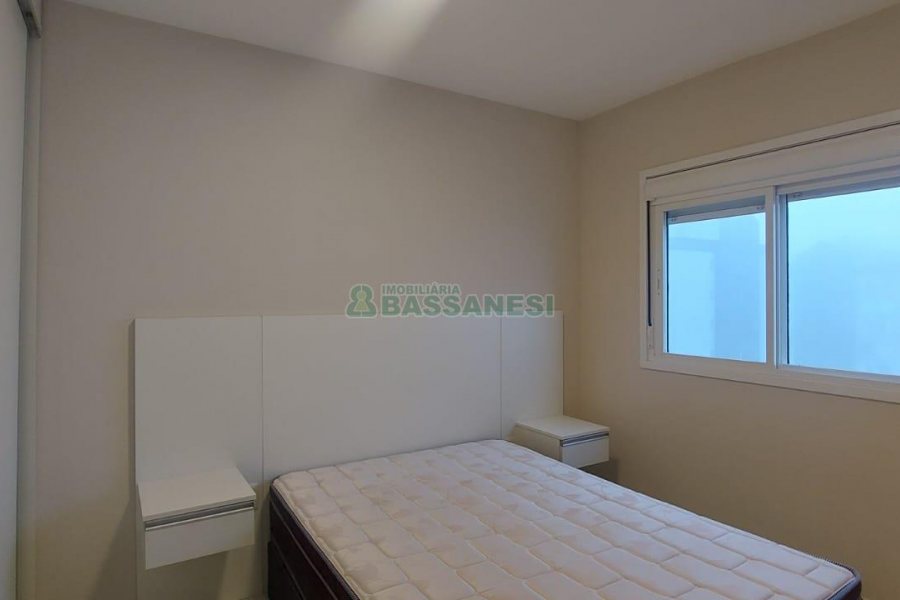 Apto Mobiliado com 72m², 2 dormitórios, 2 vagas, no bairro Lourdes em Caxias do Sul para Alugar