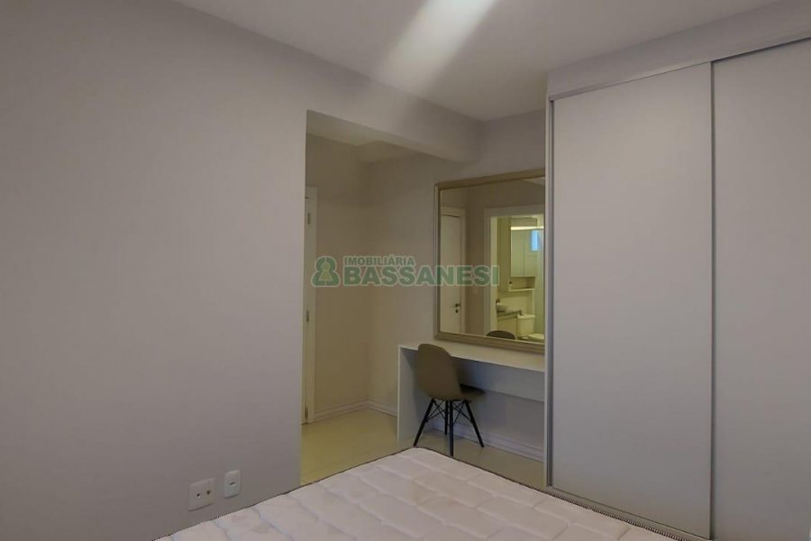 Apto Mobiliado com 72m², 2 dormitórios, 2 vagas, no bairro Lourdes em Caxias do Sul para Alugar