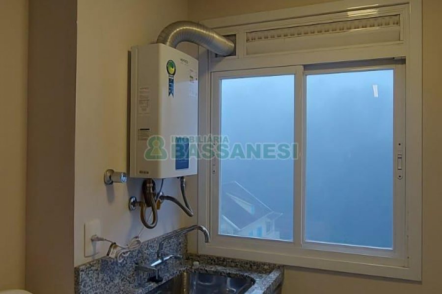Apto Mobiliado com 72m², 2 dormitórios, 2 vagas, no bairro Lourdes em Caxias do Sul para Alugar