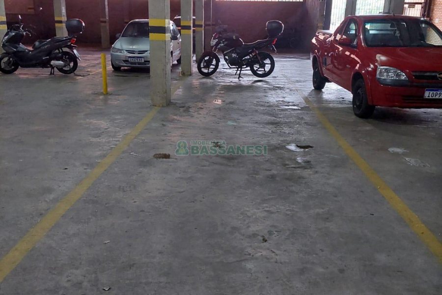 Apto Mobiliado com 57m², 2 dormitórios, 2 vagas, no bairro Universitário em Caxias do Sul para Alugar