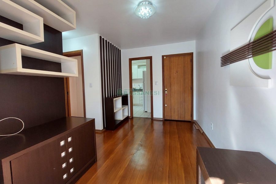 Apto Mobiliado com 57m², 2 dormitórios, 2 vagas, no bairro Universitário em Caxias do Sul para Alugar