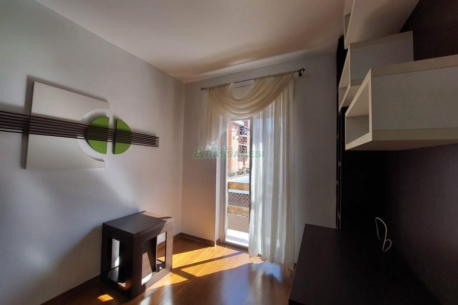 Apto Mobiliado com 57m², 2 dormitórios, 2 vagas, no bairro Universitário em Caxias do Sul para Alugar