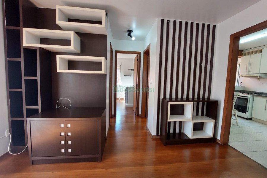 Apto Mobiliado com 57m², 2 dormitórios, 2 vagas, no bairro Universitário em Caxias do Sul para Alugar