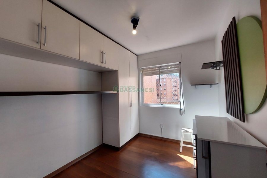 Apto Mobiliado com 57m², 2 dormitórios, 2 vagas, no bairro Universitário em Caxias do Sul para Alugar
