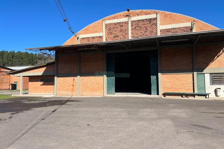 Pavilhão com 4600m², no bairro Forqueta em Caxias do Sul para Alugar