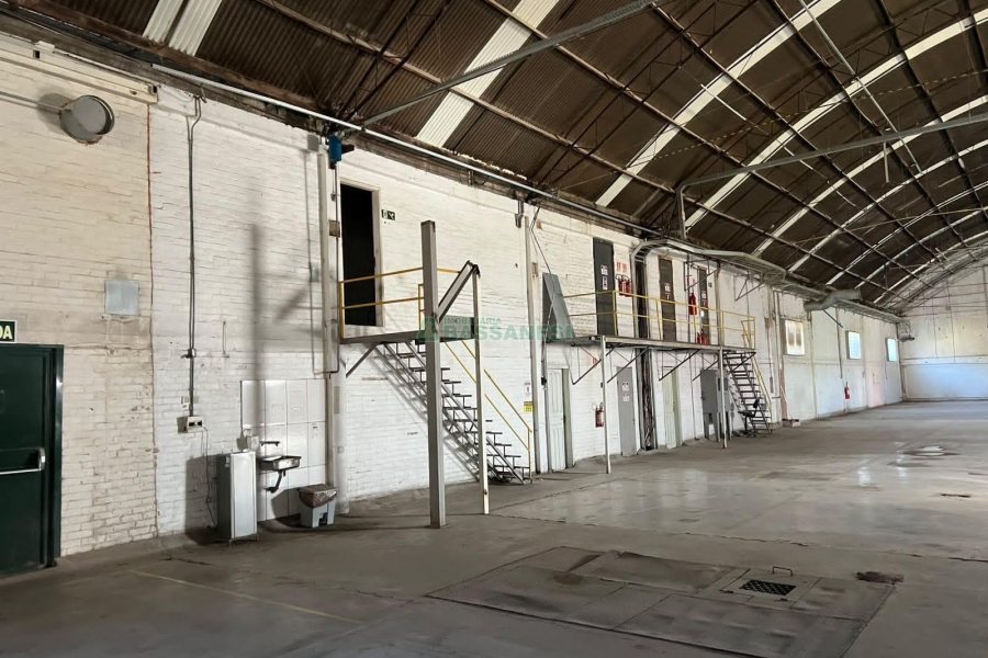 Pavilhão com 4600m², no bairro Forqueta em Caxias do Sul para Alugar