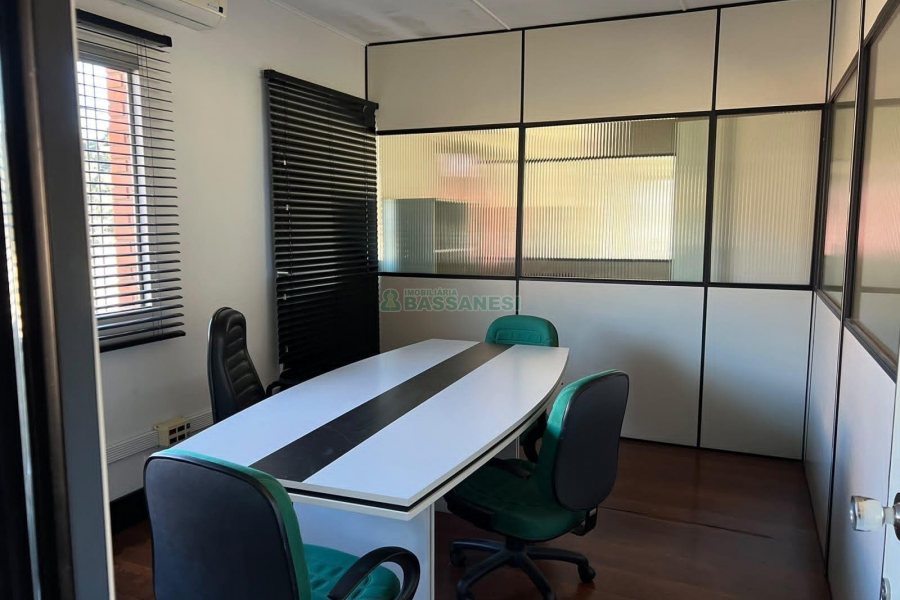 Pavilhão com 4600m², no bairro Forqueta em Caxias do Sul para Alugar