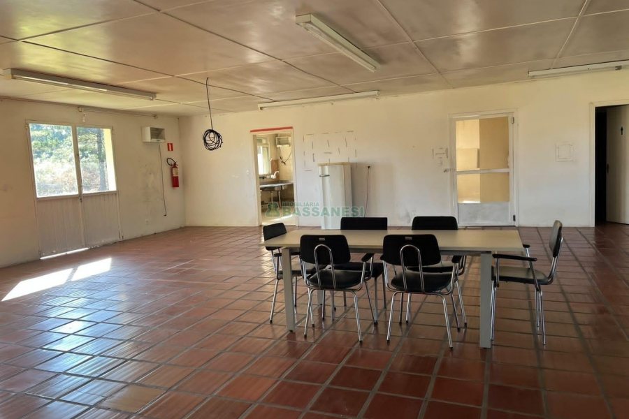 Pavilhão com 4600m², no bairro Forqueta em Caxias do Sul para Alugar