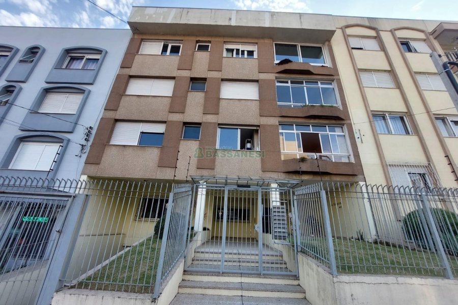 Apartamento com 115m², 3 dormitórios, 1 vaga, no bairro Medianeira em Caxias do Sul para Alugar