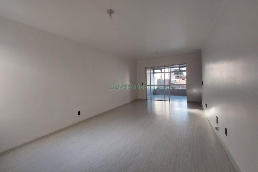 Apartamento com 115m², 3 dormitórios, 1 vaga, no bairro Medianeira em Caxias do Sul para Alugar