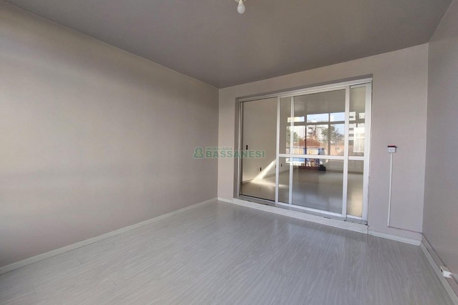 Apartamento com 115m², 3 dormitórios, 1 vaga, no bairro Medianeira em Caxias do Sul para Alugar