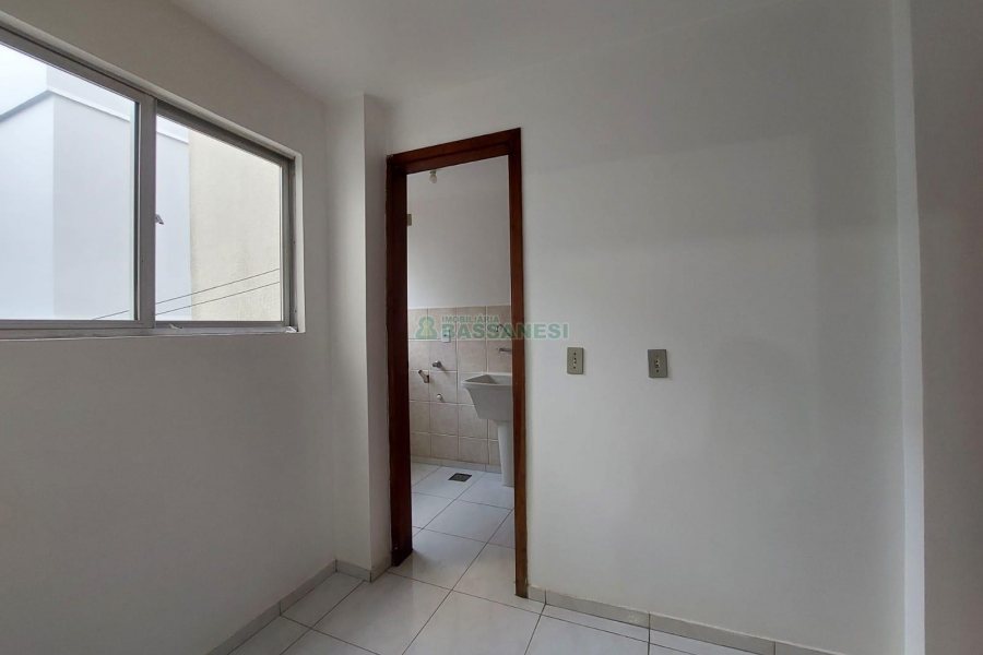 Apartamento com 115m², 3 dormitórios, 1 vaga, no bairro Medianeira em Caxias do Sul para Alugar