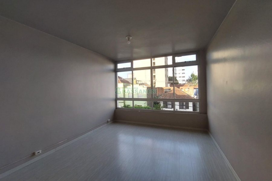 Apartamento com 115m², 3 dormitórios, 1 vaga, no bairro Medianeira em Caxias do Sul para Alugar