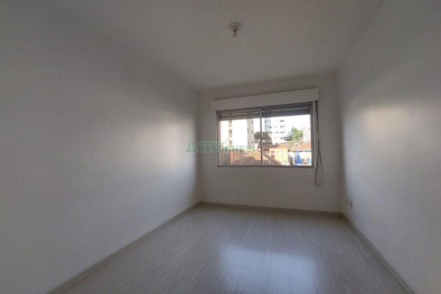 Apartamento com 115m², 3 dormitórios, 1 vaga, no bairro Medianeira em Caxias do Sul para Alugar
