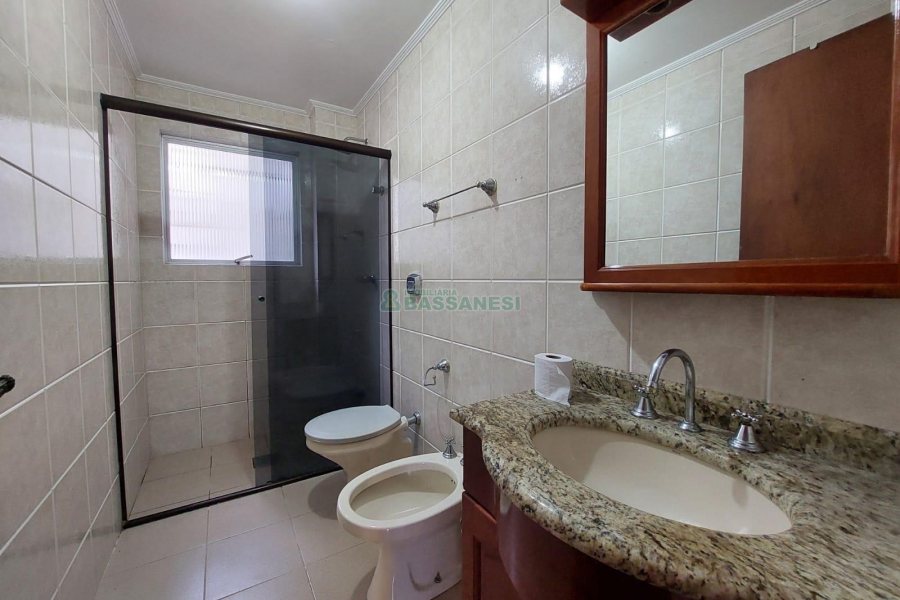 Apartamento com 115m², 3 dormitórios, 1 vaga, no bairro Medianeira em Caxias do Sul para Alugar