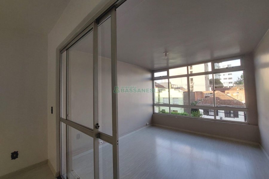 Apartamento com 115m², 3 dormitórios, 1 vaga, no bairro Medianeira em Caxias do Sul para Alugar