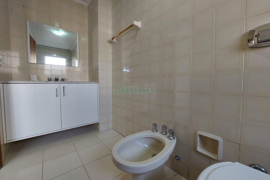 Apartamento com 115m², 3 dormitórios, 1 vaga, no bairro Medianeira em Caxias do Sul para Alugar