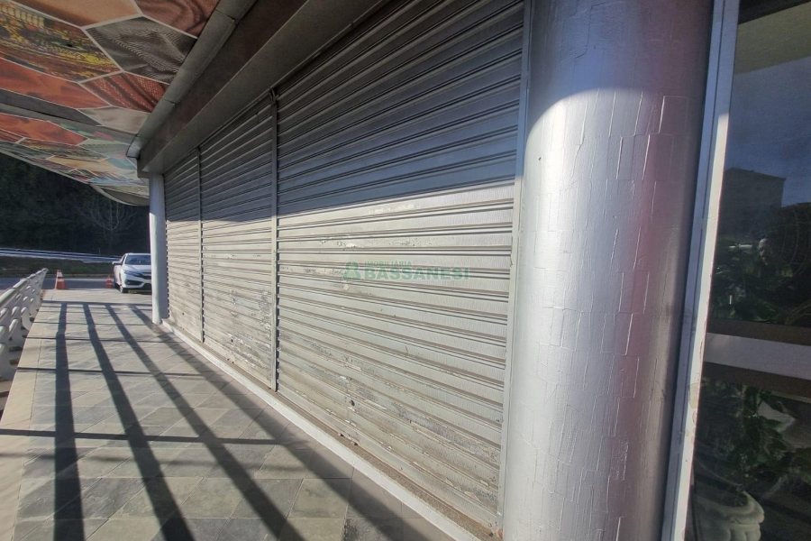 Loja com 835m², no bairro Lourdes em Caxias do Sul para Alugar