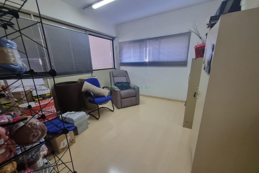 Loja com 835m², no bairro Lourdes em Caxias do Sul para Alugar