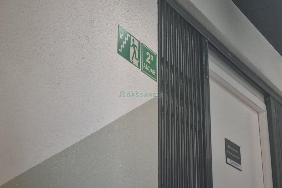 Sala com 490m², no bairro Lourdes em Caxias do Sul para Alugar