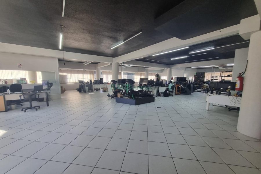 Sala com 490m², no bairro Lourdes em Caxias do Sul para Alugar