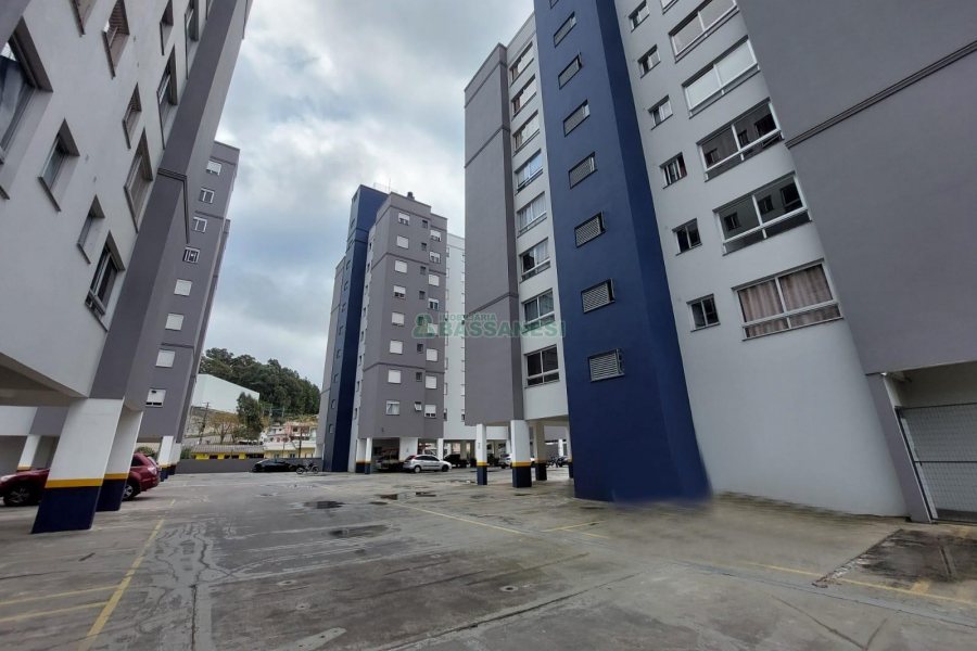 Apartamento com 62m², 2 dormitórios, 1 vaga, no bairro São Caetano em Caxias do Sul para Alugar