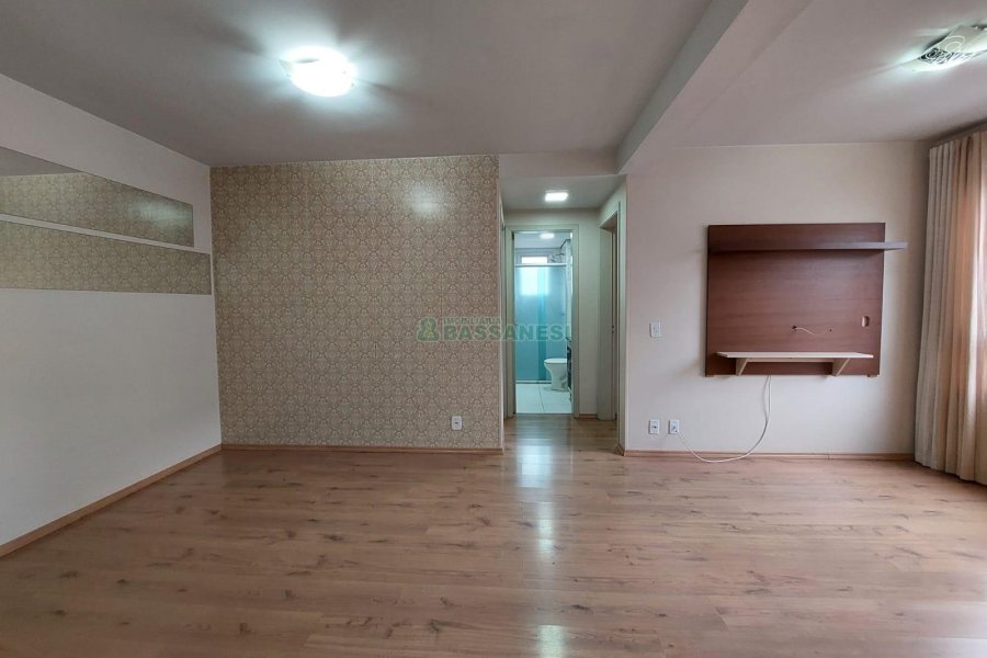 Apartamento com 62m², 2 dormitórios, 1 vaga, no bairro São Caetano em Caxias do Sul para Alugar